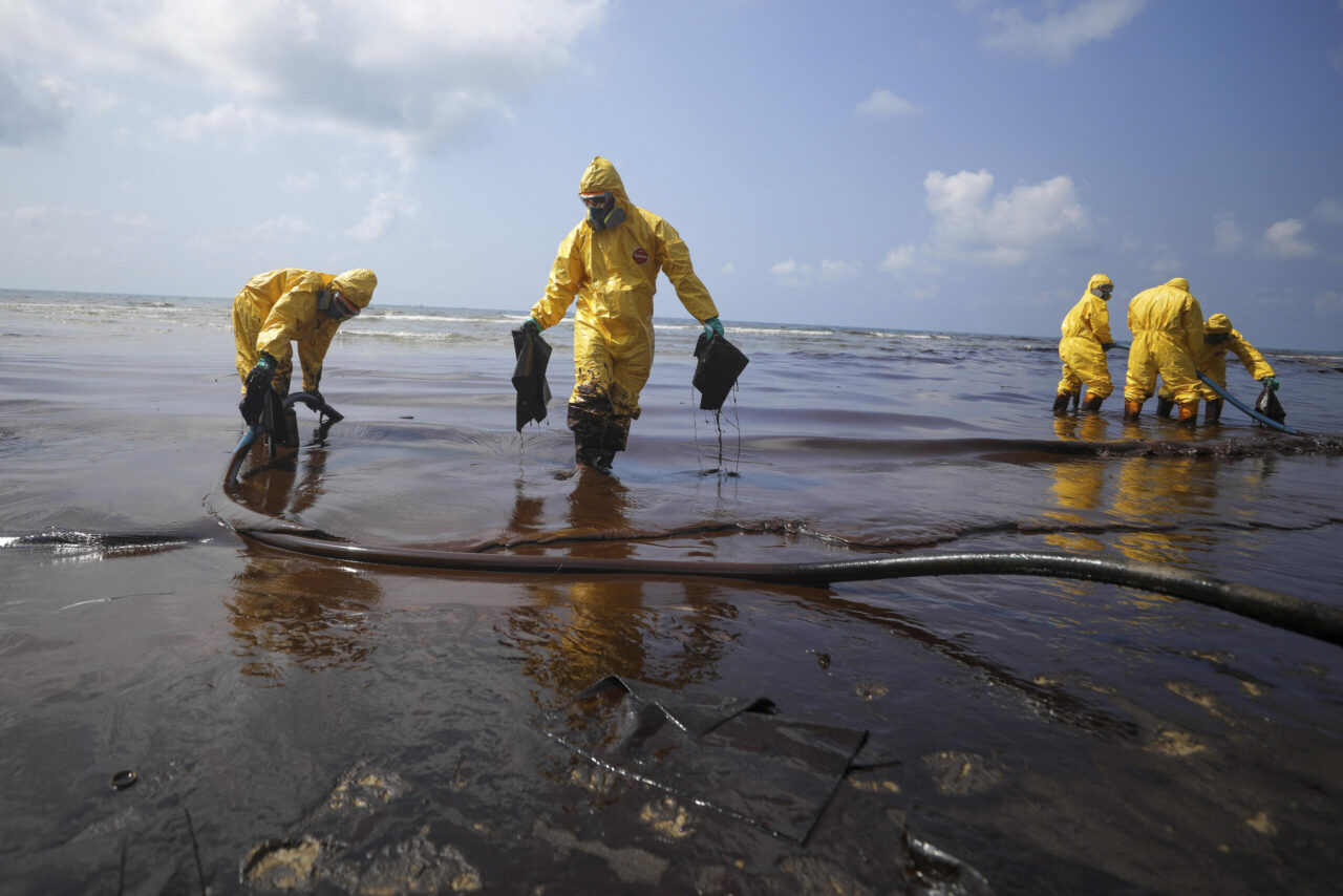 Fishermen after the oil spill: want healthy seas