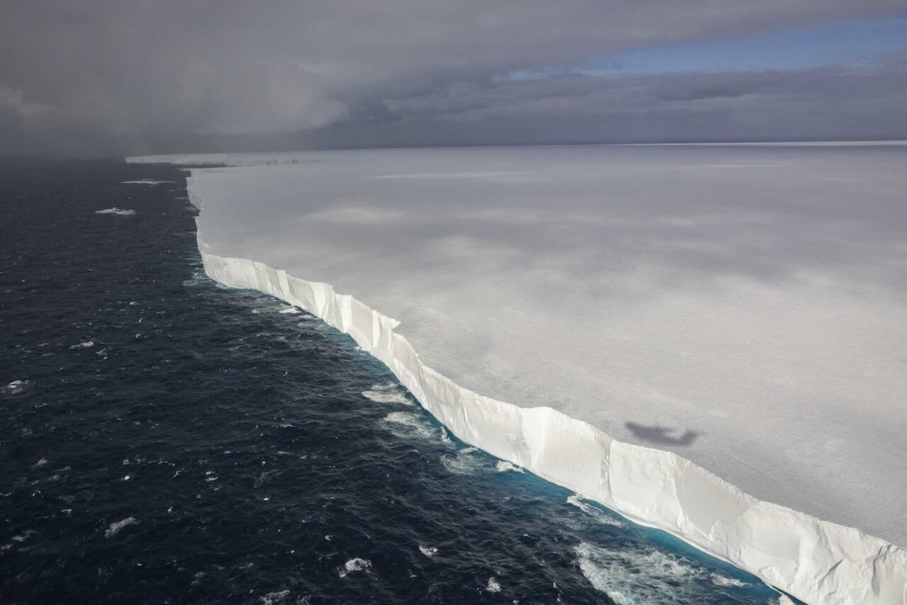 Massive Iceberg Drifts Towards Penguin Island (TT)